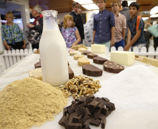 Murdick's Fudge is Original made with all-natural ingredients based on Sara Murdick's original recipe.