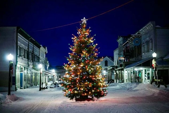 Murdick's Fudge Mackinac Island Tree Lighting