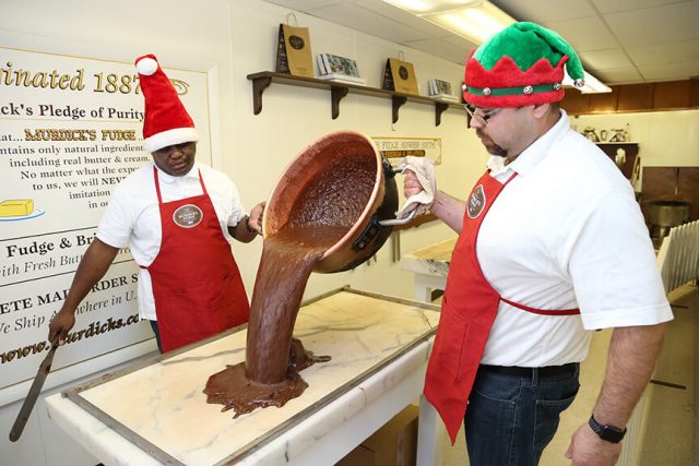 original-murdicks-fudge-making-chocolate-fudge-2016