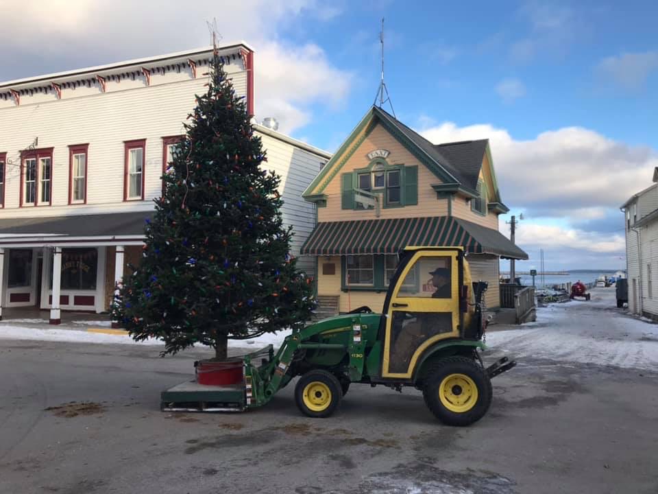 Mackinac Island Christmas Tree 2019